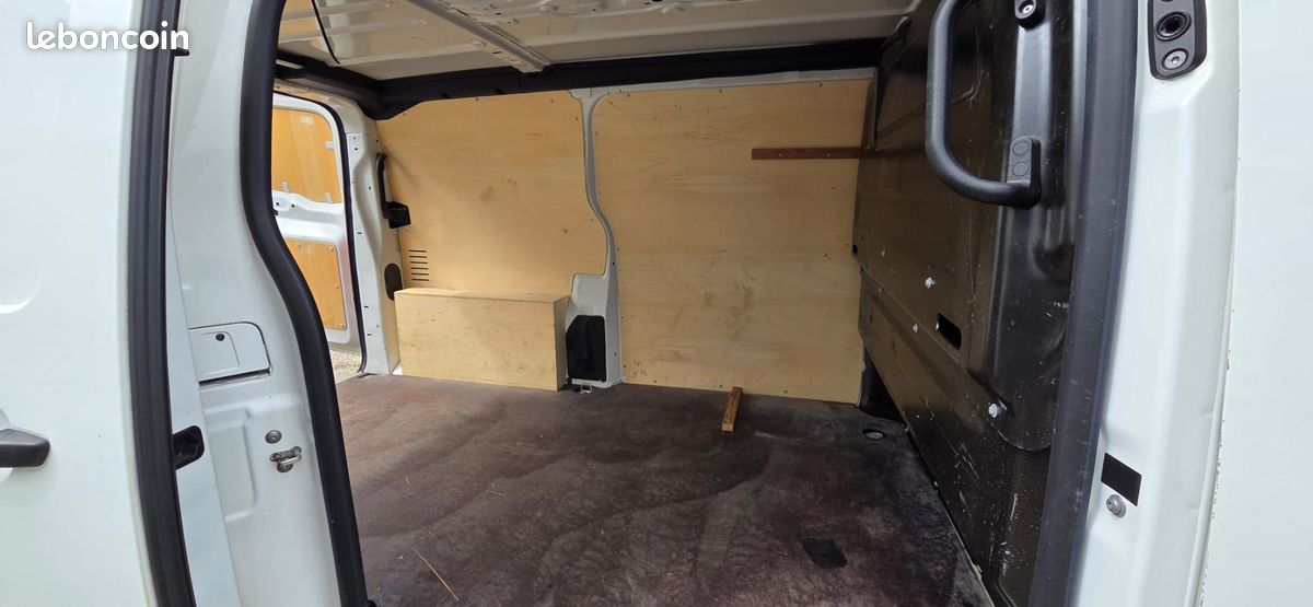 Citroën Jumpy FOURGON M 2.0 HDI 120 *PRIX TTC 14390e * (réf:FM022-112-VO2072) (image 18)