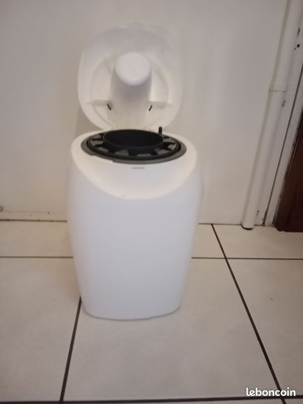 Poubelle a couche (image 1)