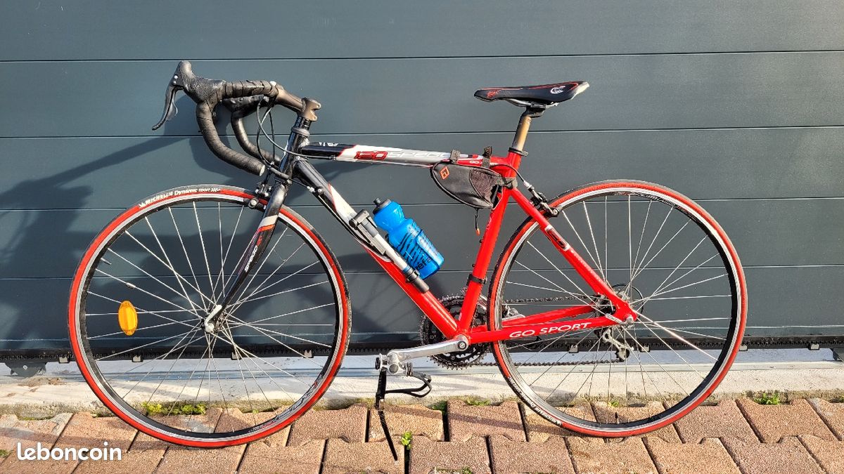 Velo de route Go Sport modèle SPEGO Taille M Vélos