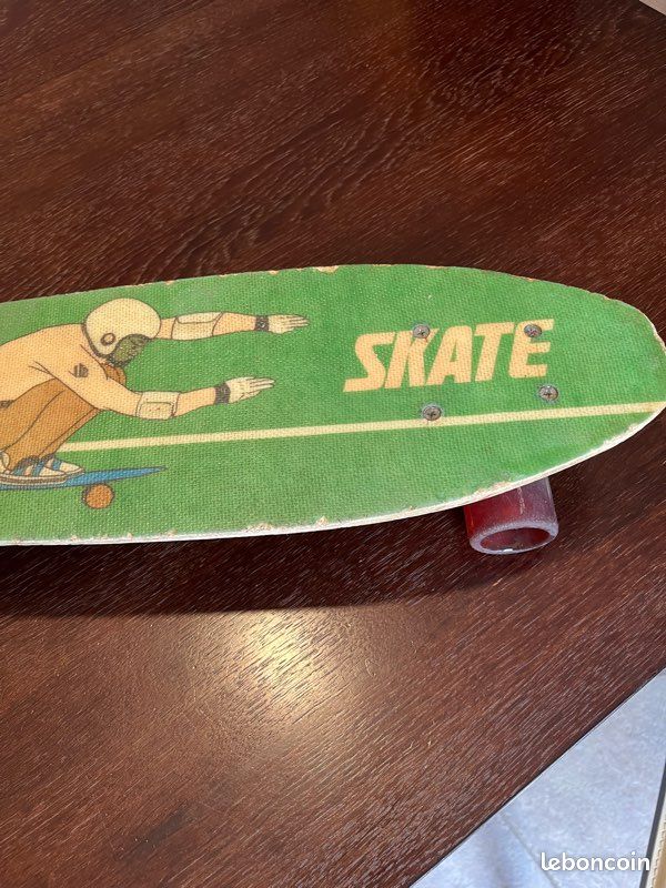 Planche à Roulettes Vintage Fibre De Verre - Années 70 - Fabriquée Au Japon