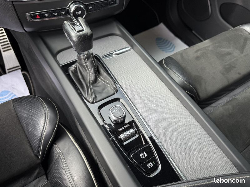Volvo XC60 D4 AWD 190CH R-DESIGN GEARTRONIC (image 18)