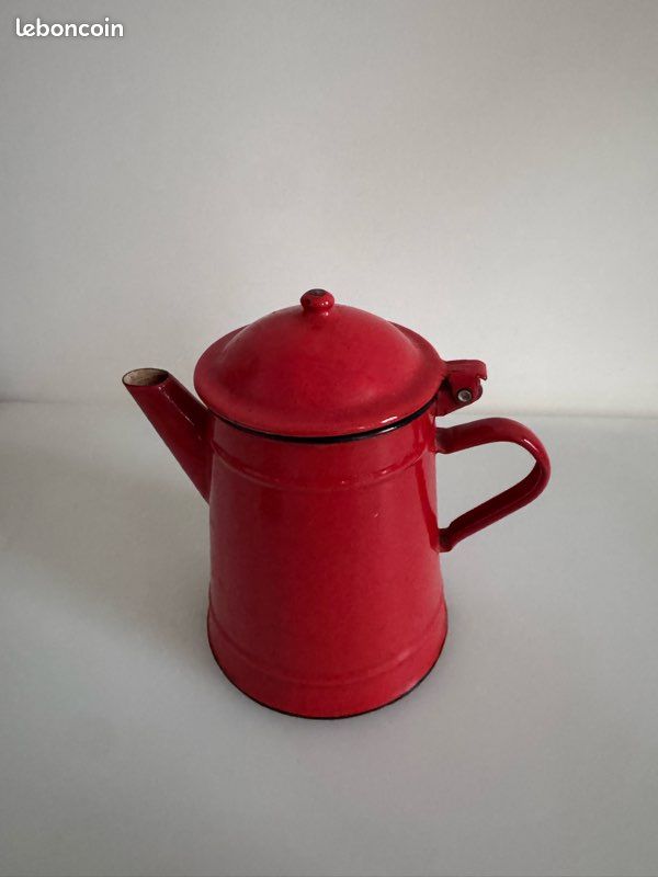 Théière vintage émaillée rouge (image 2)