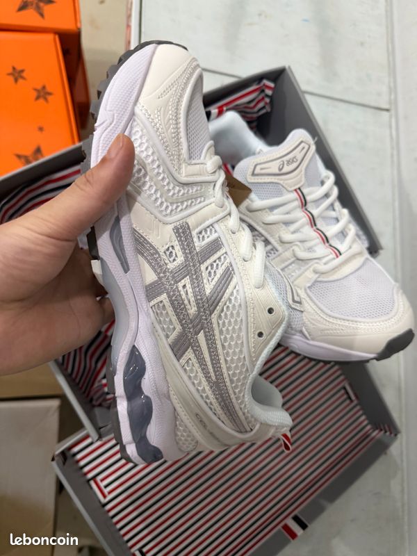 THOM BROWNE × ASICS Gel-Kayano 14 Blanc Chaussure (image 2)