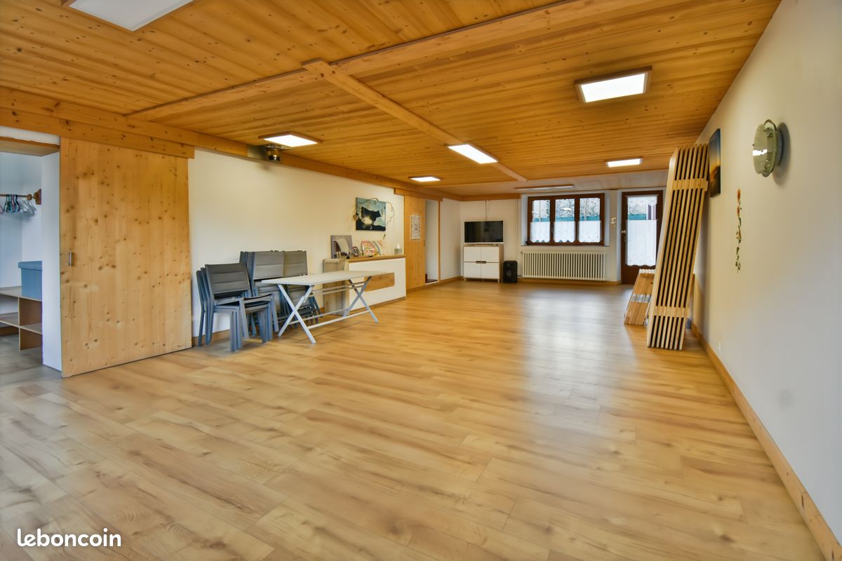 Appartement 2 pièces 105 m² · à Faverges-Seythenex · 105 m² · 220 000 €