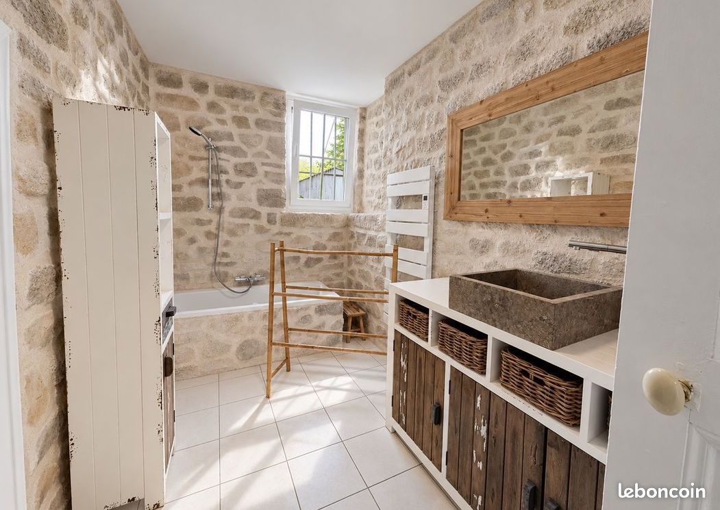 Appartement 7 pièces 111 m² · à Chaussin · 110,7 m² · 890 €/mois