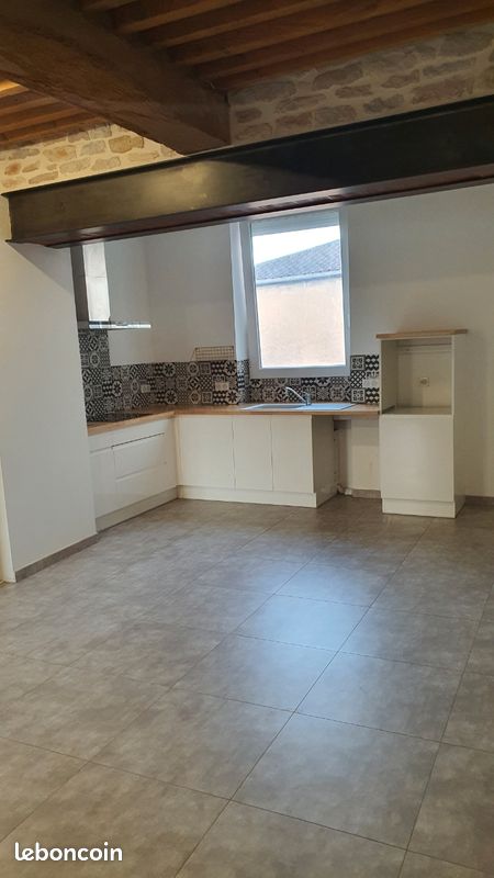 Appartement 3 pièces 120 m² · à Prissé · 120 m² · 980 €/mois
