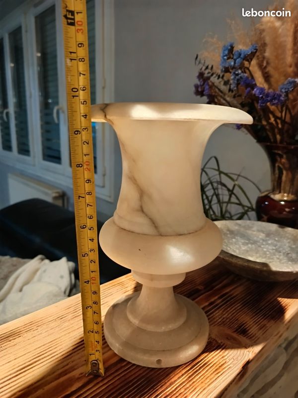 VASE EN ONYX ou ALBATRE DE 11,5 CM EN TRES BON ETAT