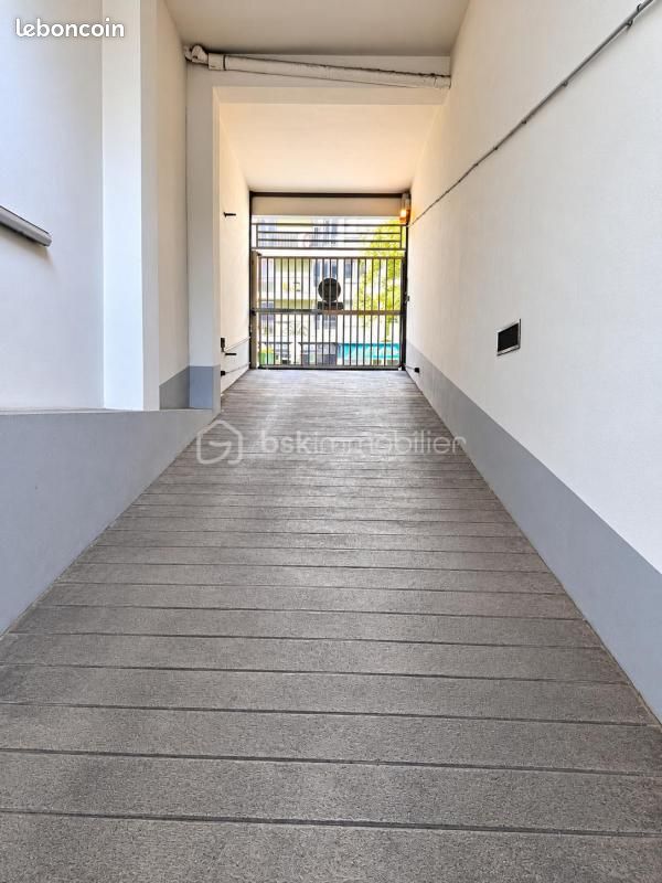 Parking 15 m² · à Grenoble · 15 m² · 21 000 €