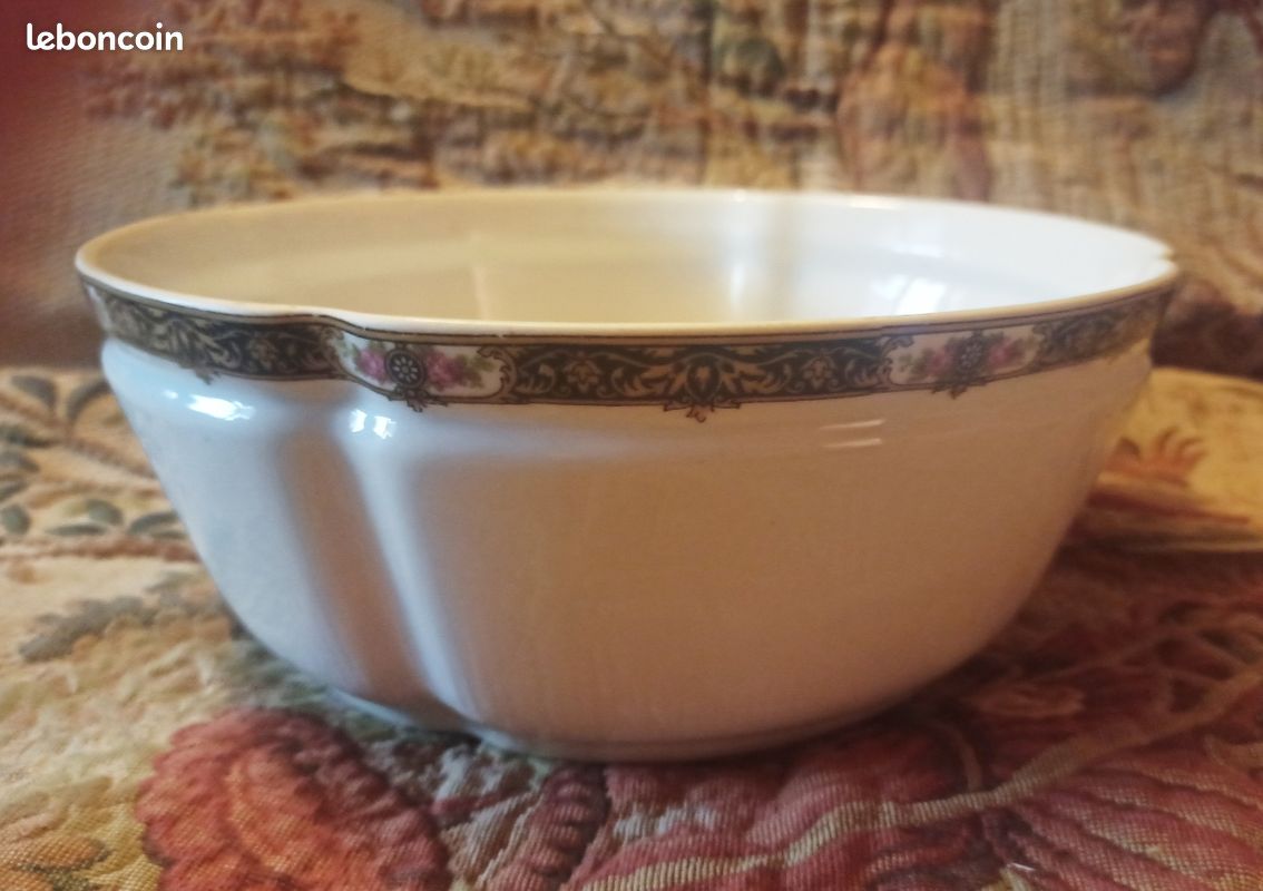 Quatre pièces de service ancien porcelaine Limoges (image 4)