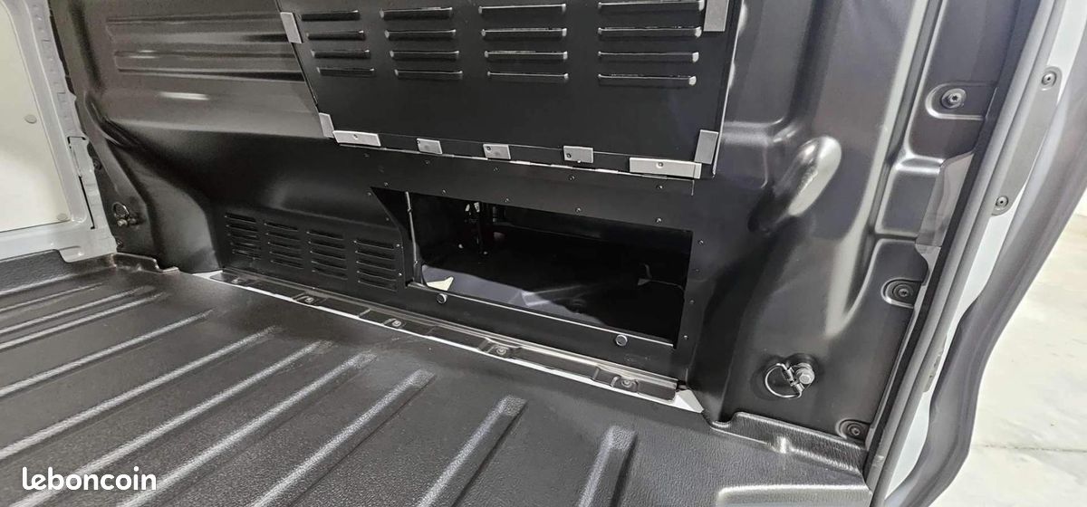 Ford Transit Custom FOURGON 320 L1H1 2.0 ECOBLUE 170 CH BVA8 SPORT (image 20)