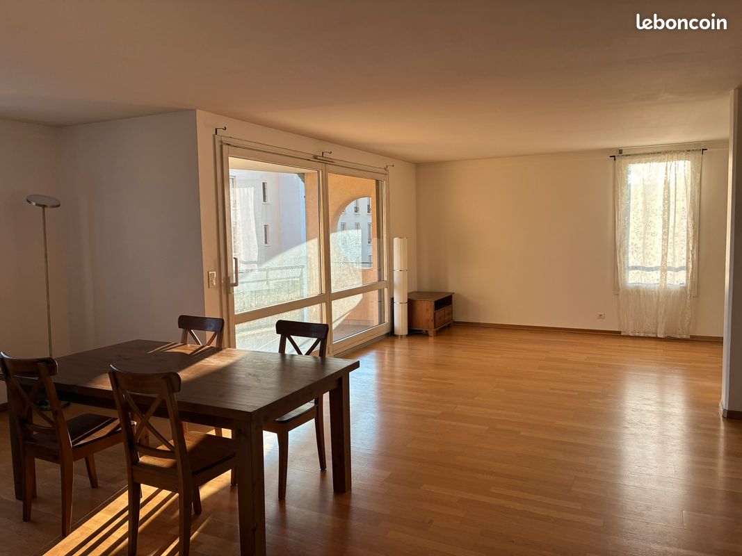 Appartement 4 pièces 126 m² · à Saint-Julien-en-Genevois · 126 m² · 2 500 €/mois