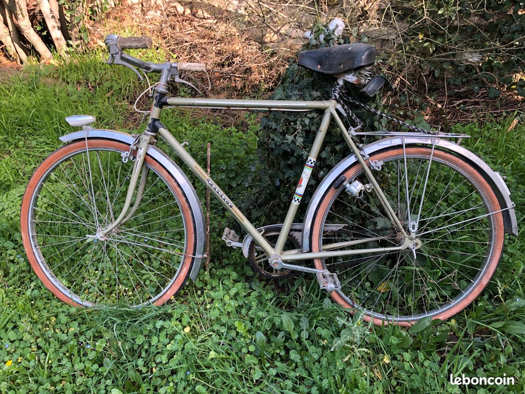 Deux vélos peugeot vintage femme et homme (image 2)