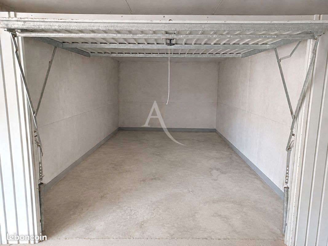 Parking 16 m² · à Les Sables-d'Olonne · 16 m² · 28 900 €