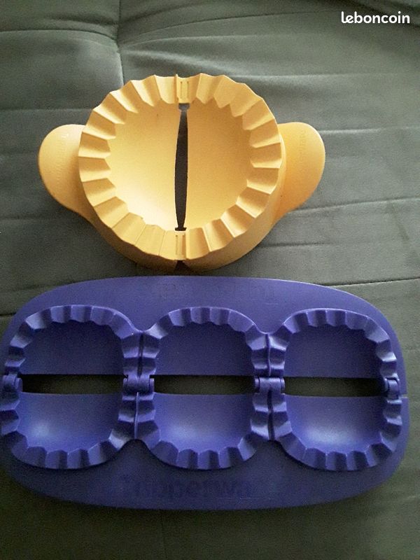 2 Moule chaussons au pomme Tupperware (image 1)