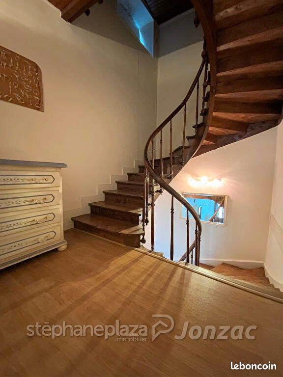 Maison 7 pièces 155 m² - Saint-Genis-de-Saintonge 17240 (image principale 7)