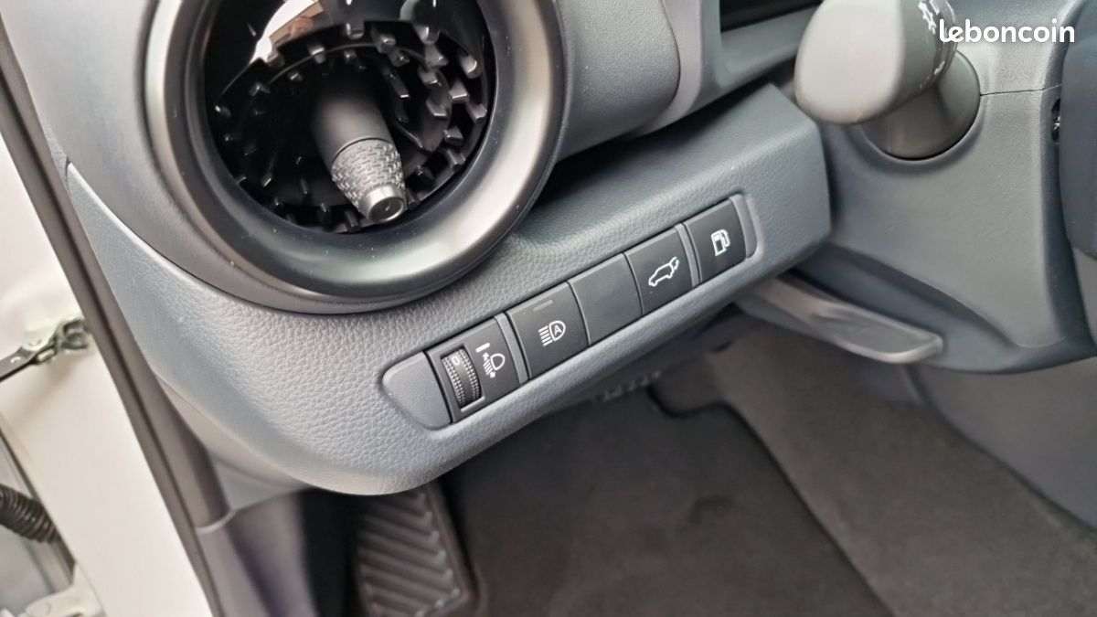 Toyota C-HR 1.8 Hybride 140 Design (image 18)