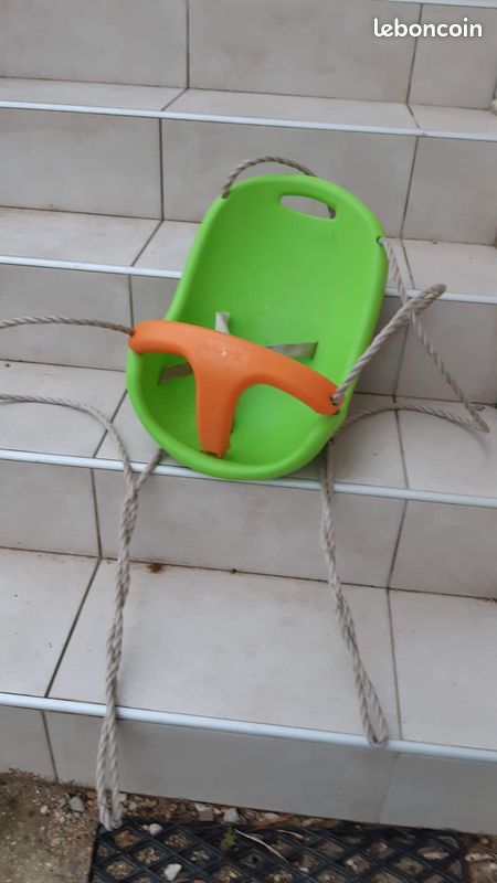 Balançoire porte bébé Trigano (image 1)