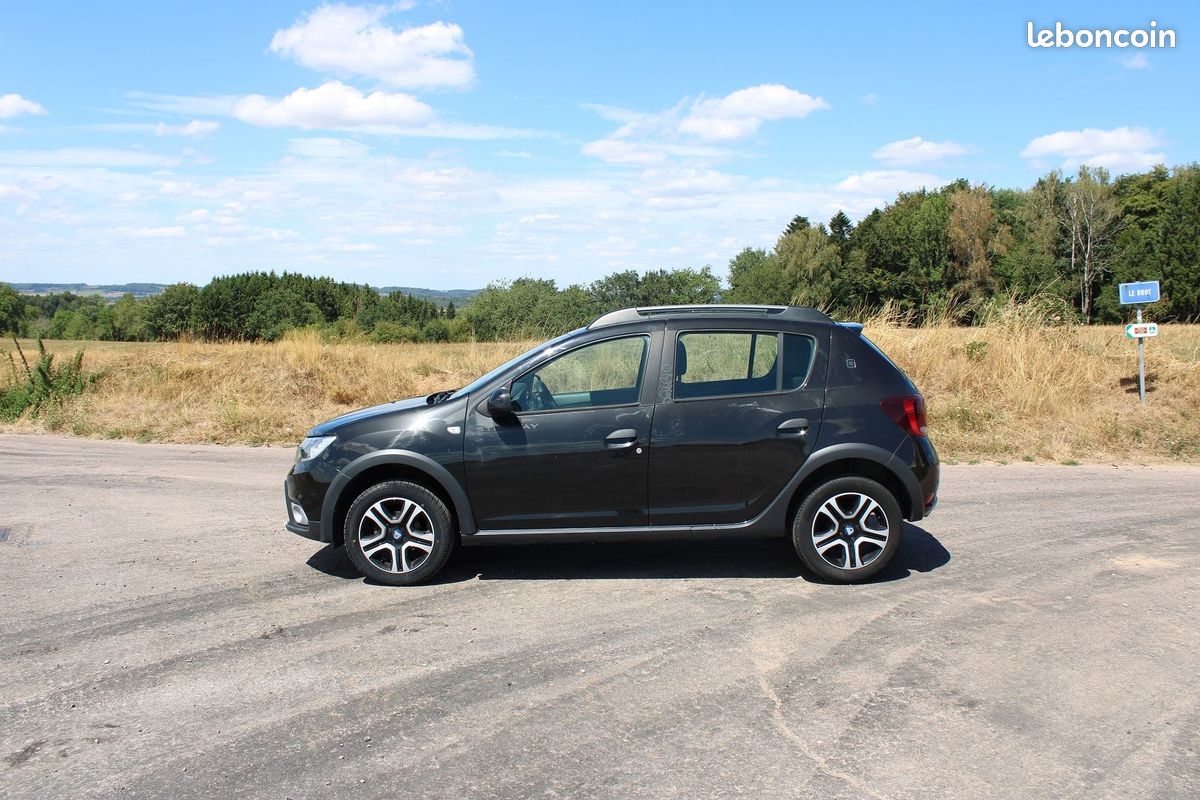 Dacia SANDERO III STEPWAY 95 CV DIESEL 15 ANNIVERSAIRE GPS CAMÉRA CLIM AUTO RÉGULATEUR BLUETOOTH (image 5)