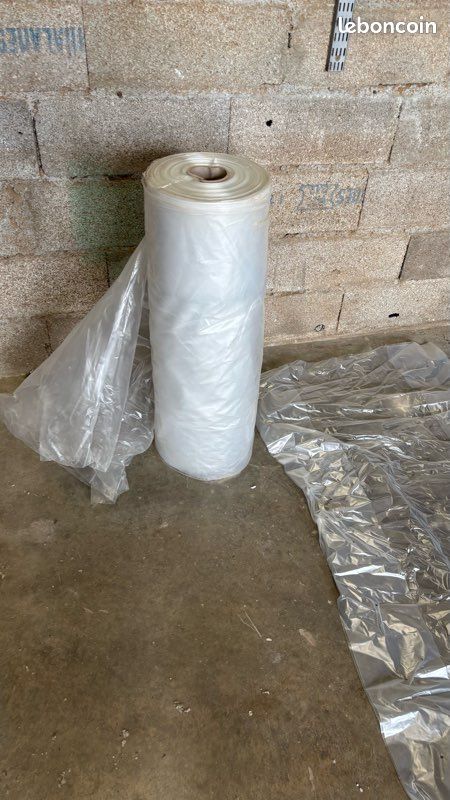Rouleau de sacs plastiques a soufflets (image 1)