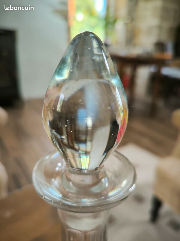 Carafe en verre et son bouchon (image 2)
