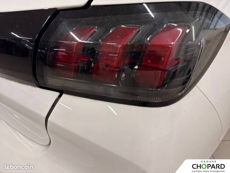 Peugeot 208 PureTech 100 S&S BVM6 Style (image 24)