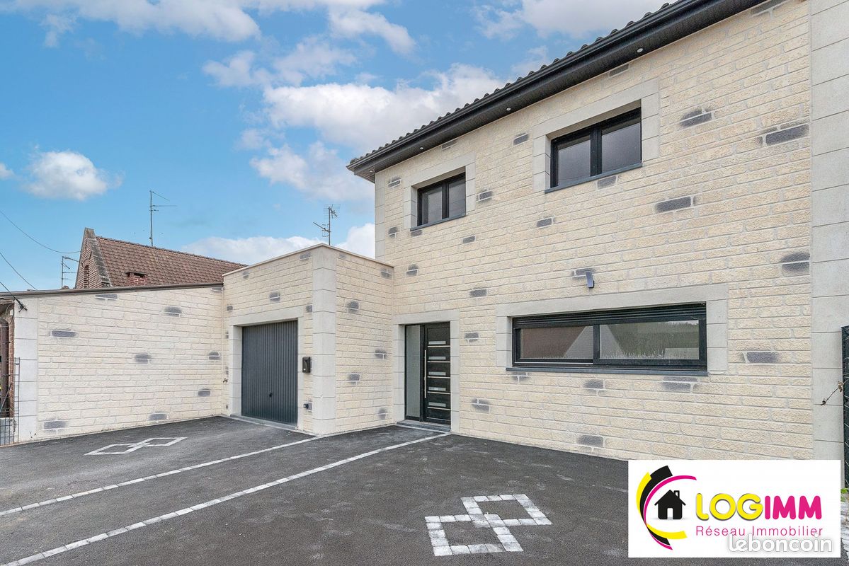 Maison 8 pièces 144 m² · à Onnaing · 144 m² · 343 000 €