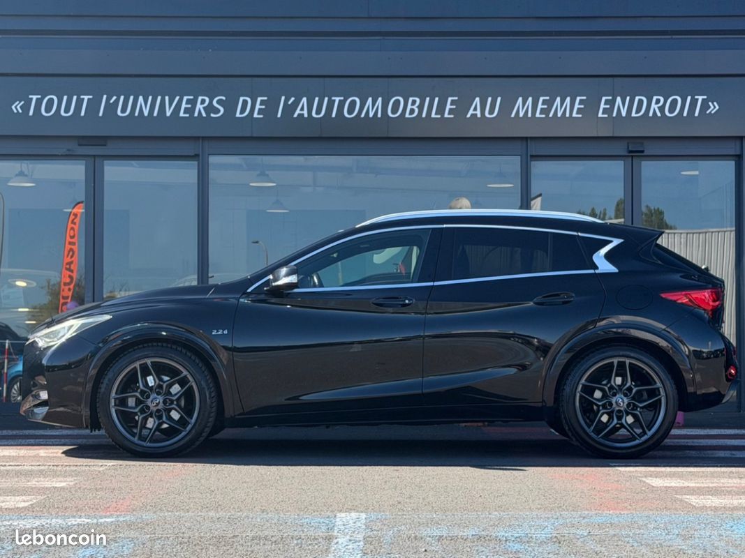INFINITI Q30 2.2d 170ch 7DCT AWD Sport TOIT PANO BOITE AUTO CUIR ALCANTARA GARANTIE 12 MOIS (image 6)