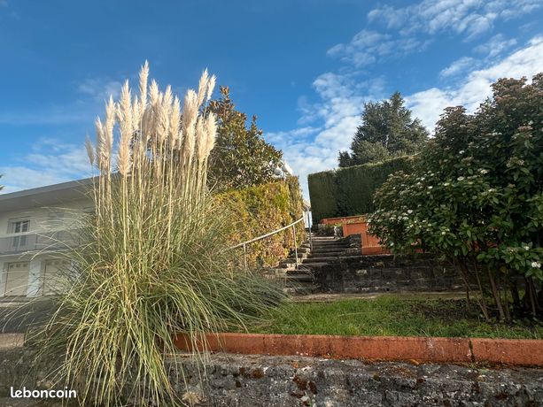 Villa d’architecte avec vue panoramique sur les hauteurs de Montluçon