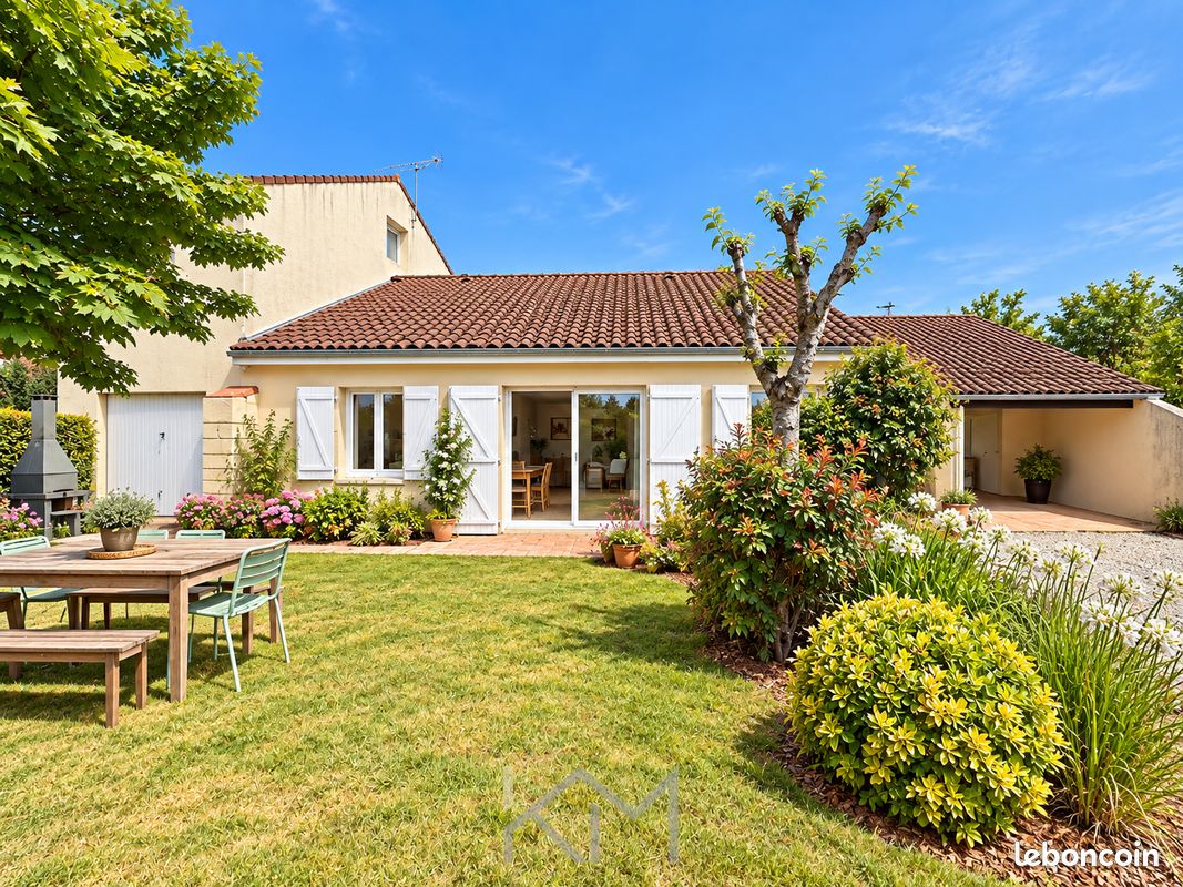 Maison 7 pièces 153 m² · à Iteuil · 153 m² · 243 800 €
