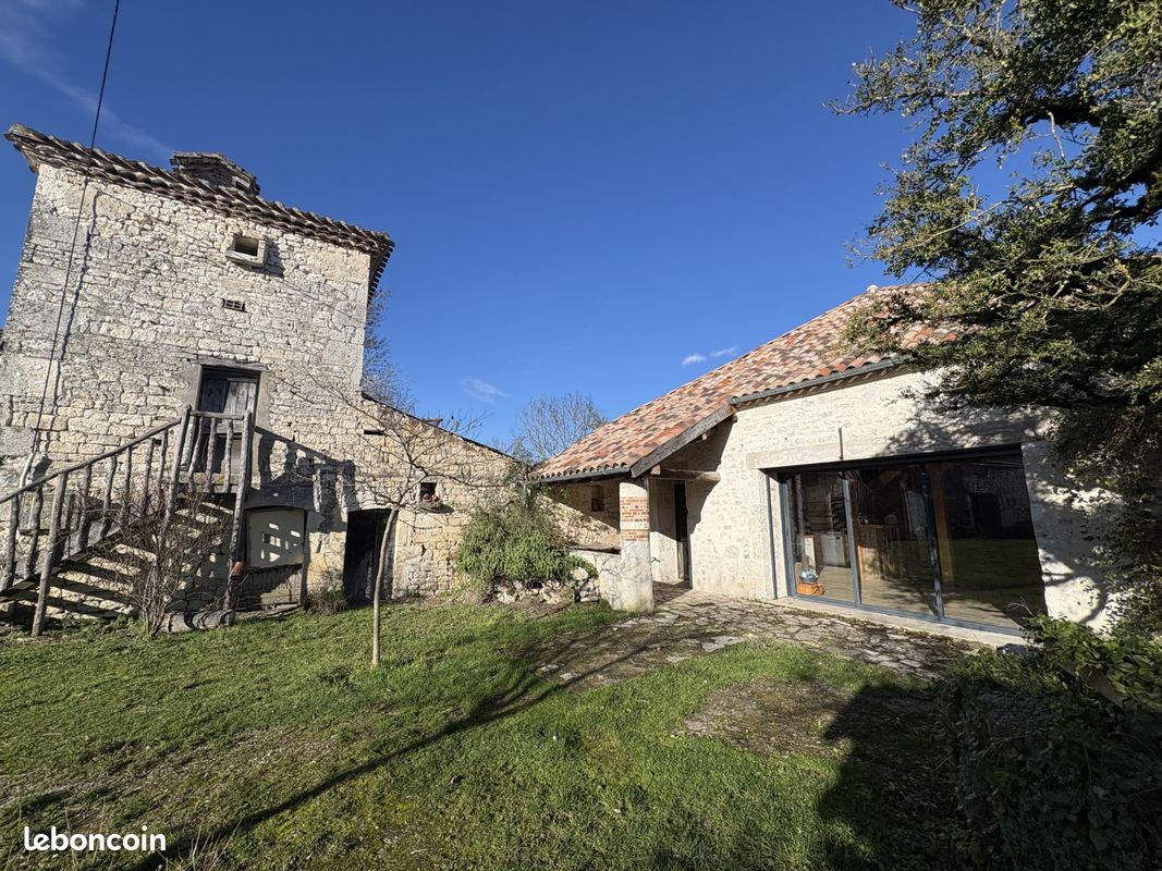 Maison 6 pièces 200 m² · à Montaigu-de-Quercy · 200 m² · 255 000 €