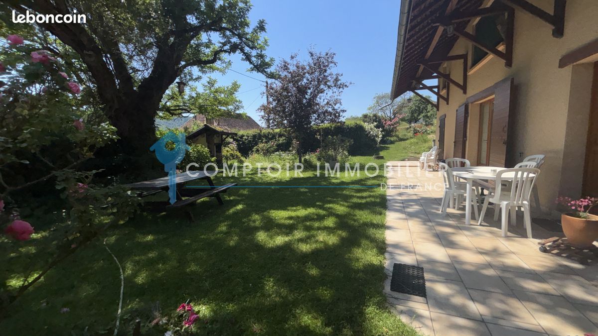 Maison 10 pièces 277 m² · à Pressins · 277 m² · 435 000 €