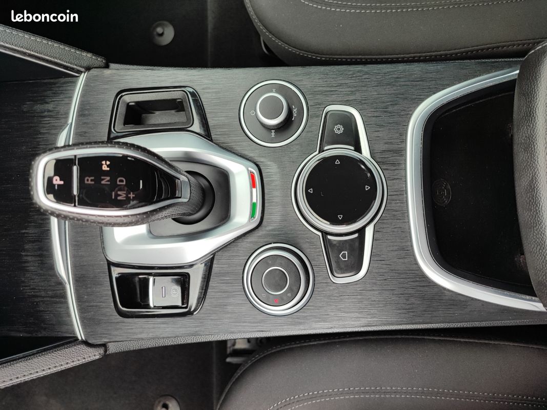 ALFA ROMEO STELVIO MY22 2.2 D 160 ch AT8 Super (image 18)