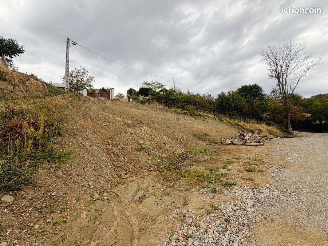 Terrain 600 m² · à La Grand-Croix · 86 000 €