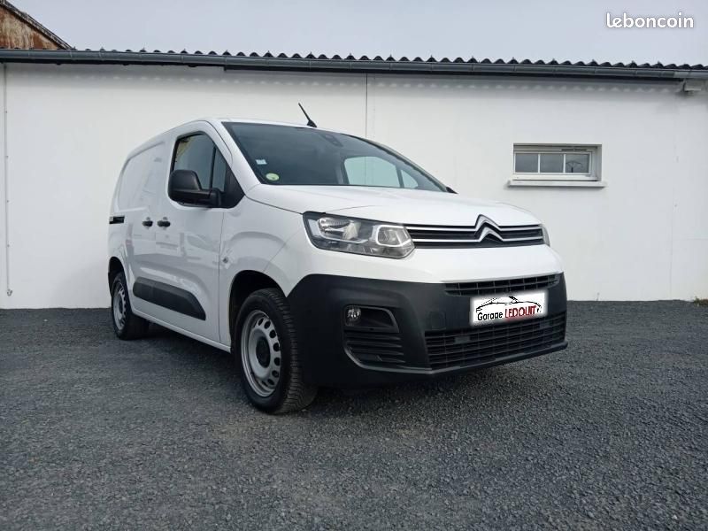 Citroen Berlingo Van 10 825 HT M 1.5 BlueHDi 100 CV Club 3 Places (image 1)