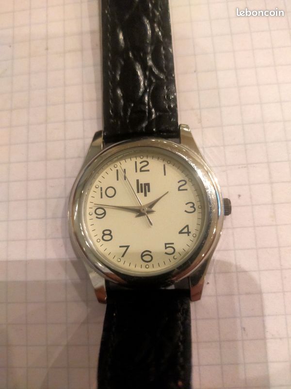 Montre Vintage LIP - Mécanique Manuelle - Boîtier Acier 34 Mm - Fond Noir - Occasion