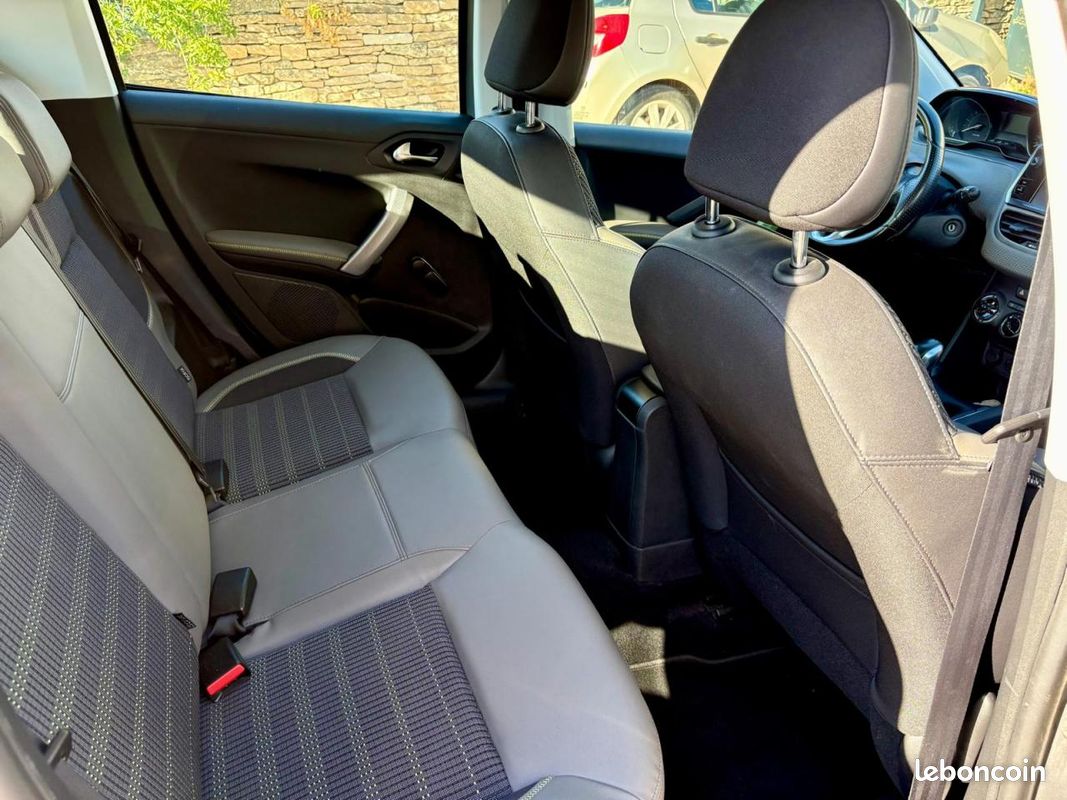 PEUGEOT 208 1.6 BlueHDi S&S - 100 ch Pack Lime Yellow Active PHASE 2 (image 21)