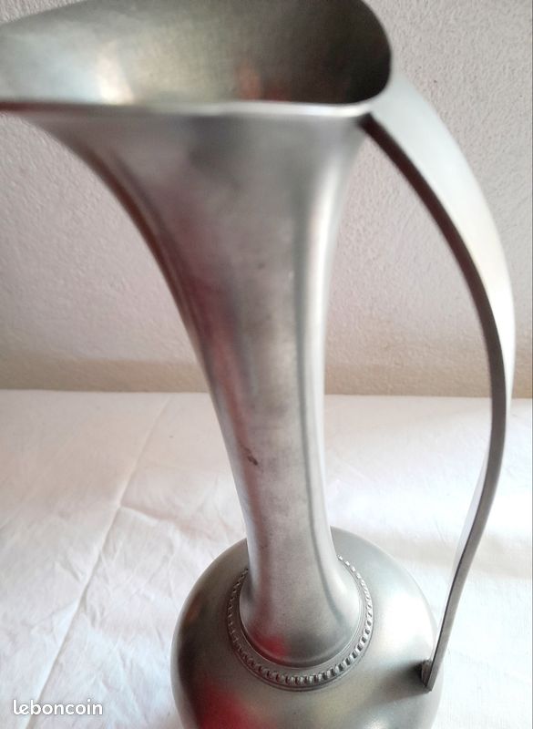 Vase en étain ancien (image 4)