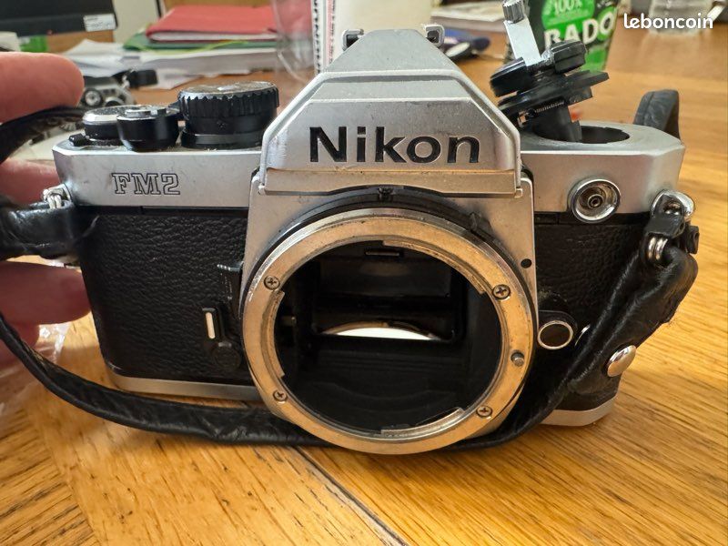 Nikon FM2 (image 1)