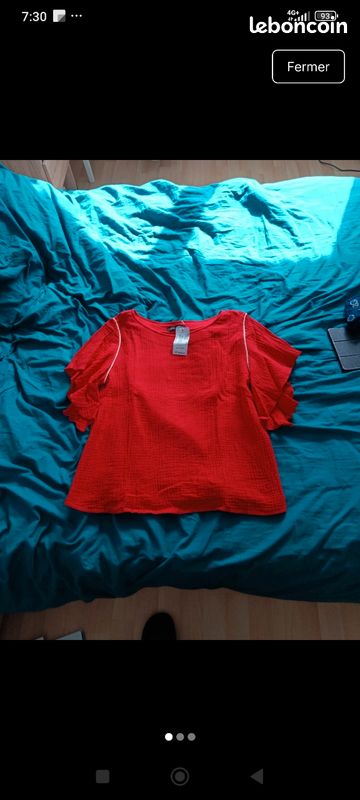 T-shirt little folly 100 % coton 9 rouge
Couture dorée épaule
Blouse (image 1)