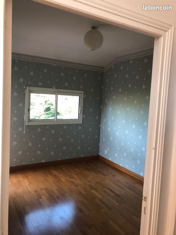 Maison T5 de 220 m² avec bureau et annexes (image 8)