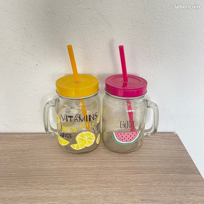 2 tasses mugs verres avec pailles fruits smoothies (image 6)