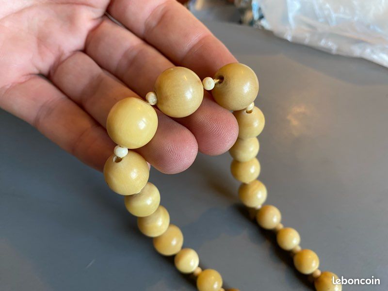 Petit collier ancien vintage perle ronde corne naturelle blonde beige ras de cou (image 4)