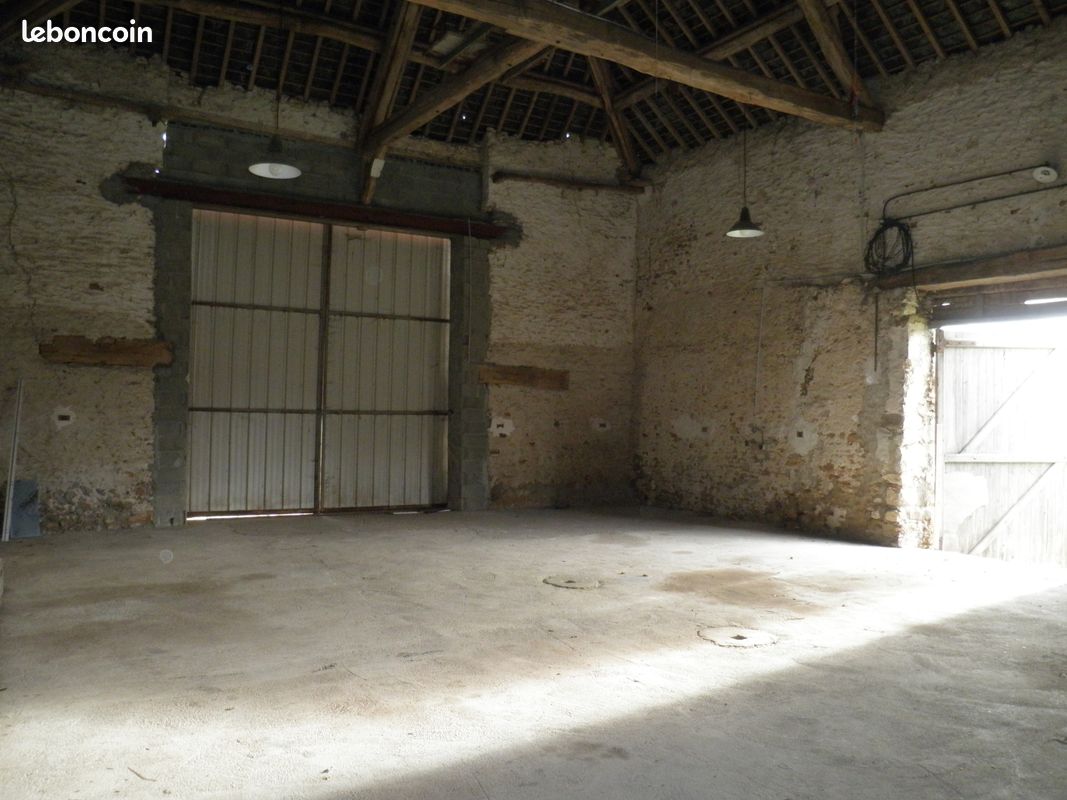 Local commercial 1 pièce 60 m² · à Dourdan · 60 m² · 350 €/mois
