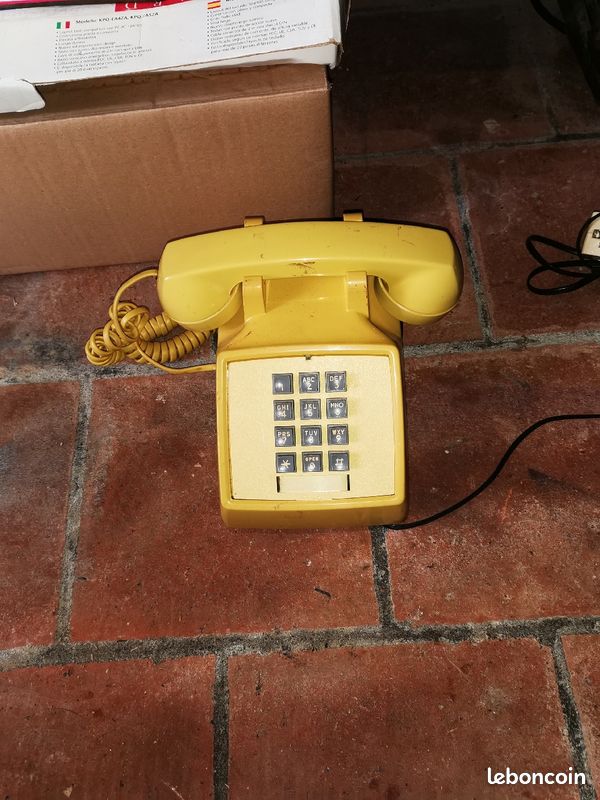 Téléphone jaune (image 2)