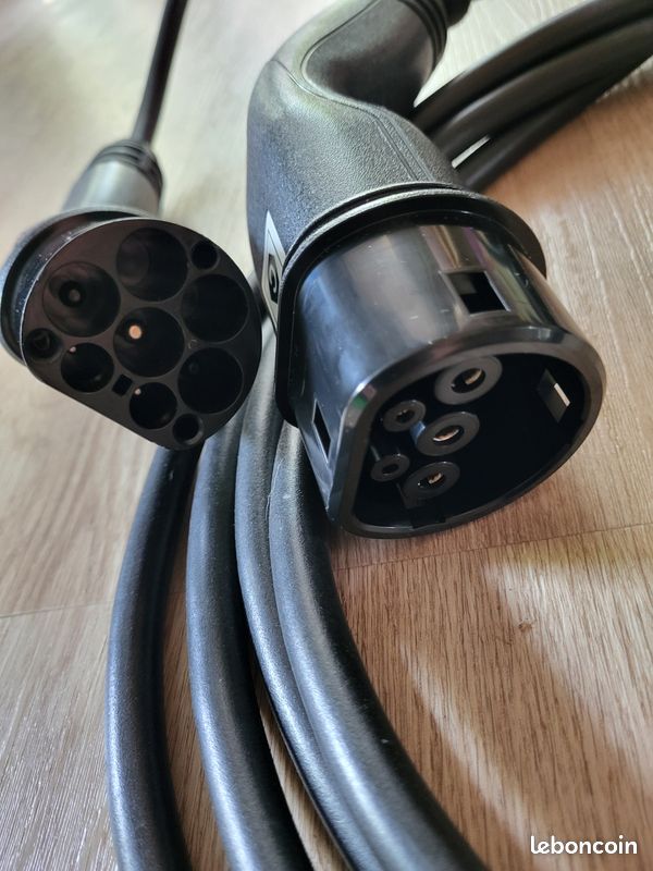 Câble de charge 5m 32A pour voiture électrique ou hybride 80 Gérardmer (image 1)