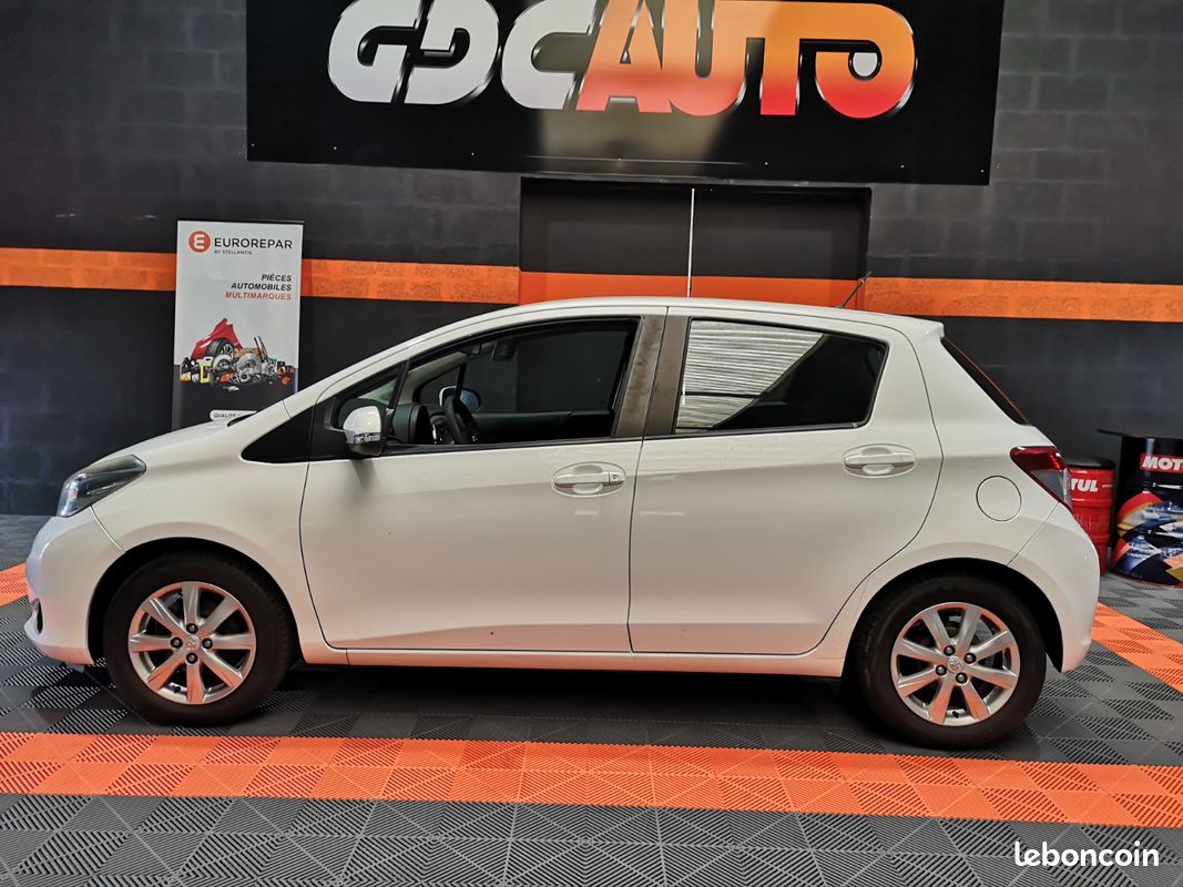 Toyota Yaris 1.0 VVTI 70 TENDANCE (image 2)
