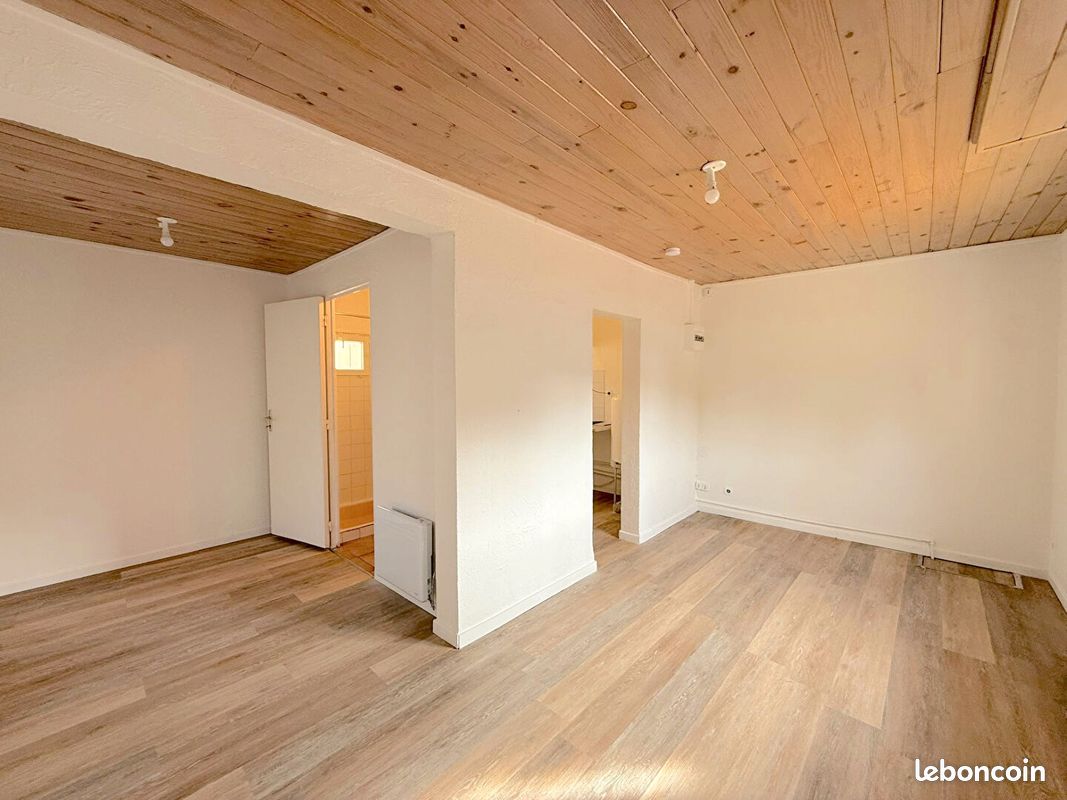 Maison 1 pièce 24 m² · à Saint-Seurin-sur-l'Isle · 24 m² · 395 €/mois