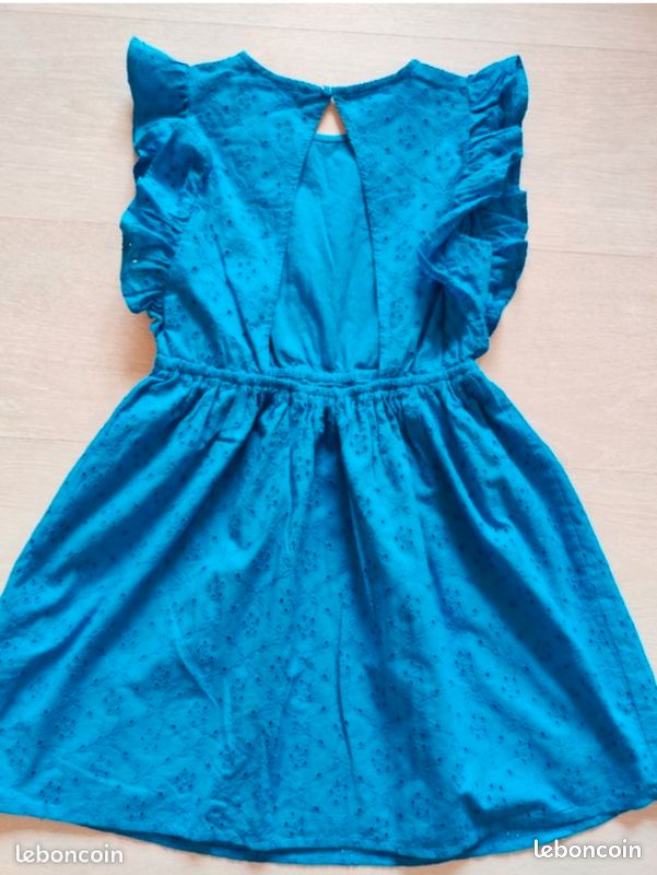 Robe 👗 bleue été enfant taille 8 ans comme neuve (image 2)