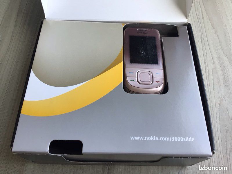 Nokia 3600 slide rose + boîte (image 2)