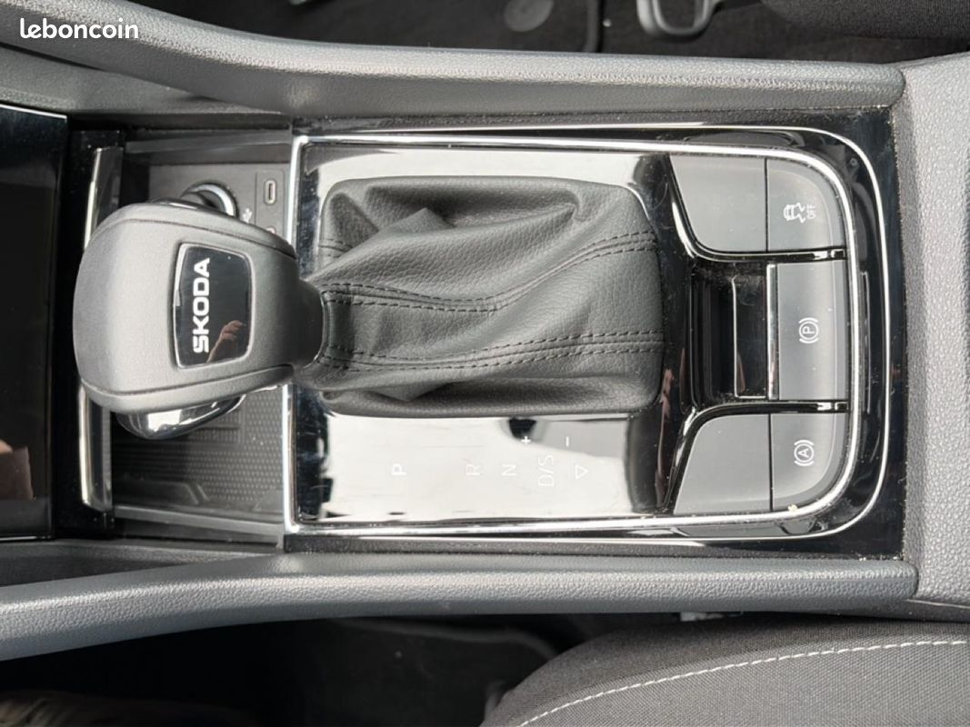 SKODA KAROQ 1.5 tsi 150 selection dsg7 (image 31)